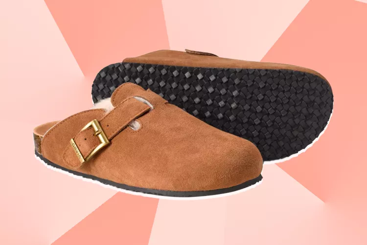 These Timeless Yet Trendy Clogs Are the Ultimate Year-Round Errand Shoe